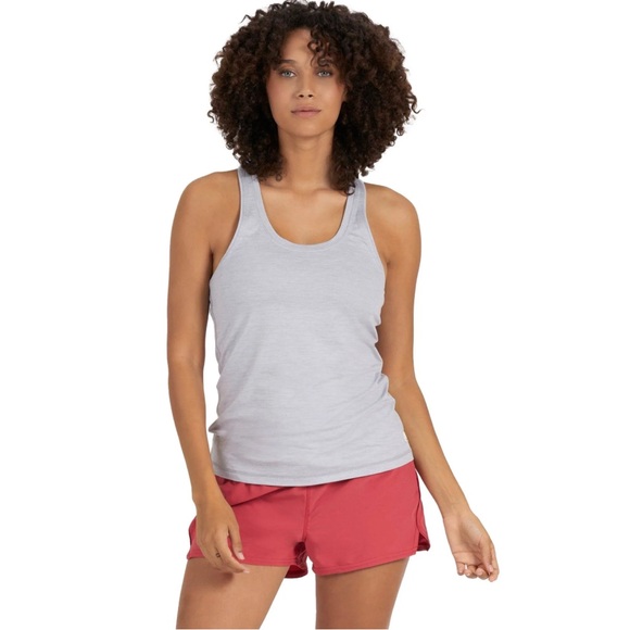 RESERVED FOR @kaseygrover for TRADING - VUORI Lux Performance Tank bundle - Picture 5 of 7